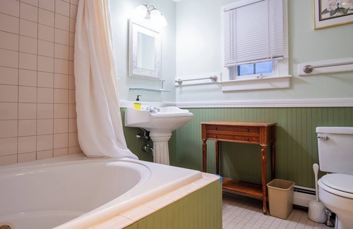 West Dover Hotel | Cooper Hill Inn