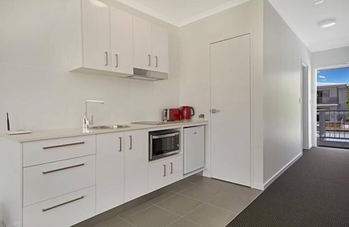 Cooroy Hotel | Cooroy Luxury Motel Apartments Noosa