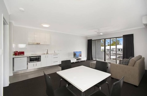 Cooroy Hotel | Cooroy Luxury Motel Apartments Noosa