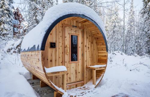 Golden Cabin | Copper Horse Lodge