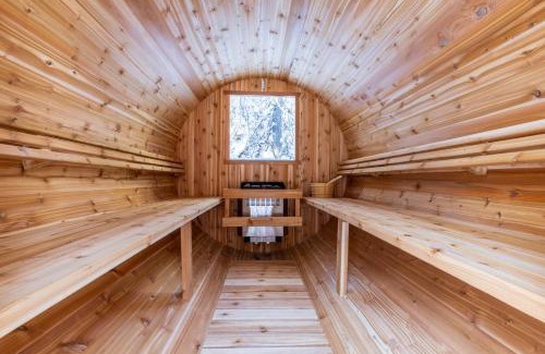 Golden Cabin | Copper Horse Lodge