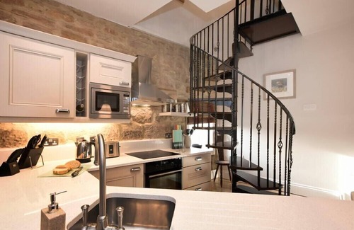 Warkworth Cottage | COQUET COTTAGE (WARKWORTH), pet friendly, with open fire in Warkworth