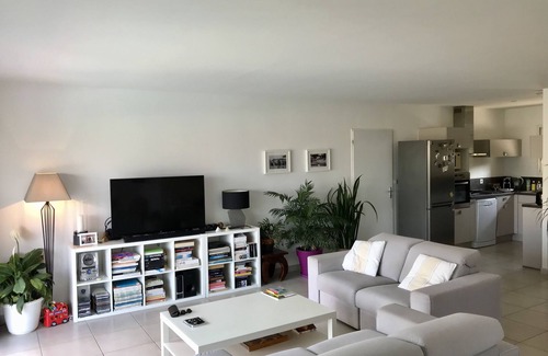 Cournonsec House | Coquette Maison Avec Piscine à 20 min de la mer
