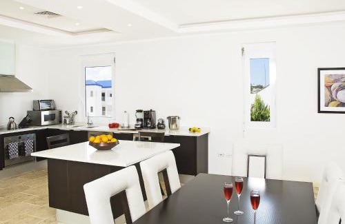 Oyster Pond Resort | Coral Beach Club Villas & Marina