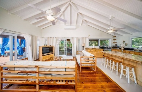 First Bight House | Coral Beach Retreat – Private Beachfront Escape