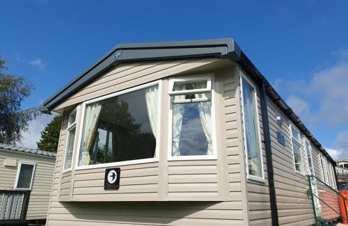 Rockcliffe Ski Chalet | Coral Cabin