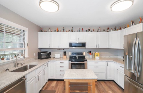 Deep Hole House | Coral Cove - fun waterfront home with floating dock and amazing patios