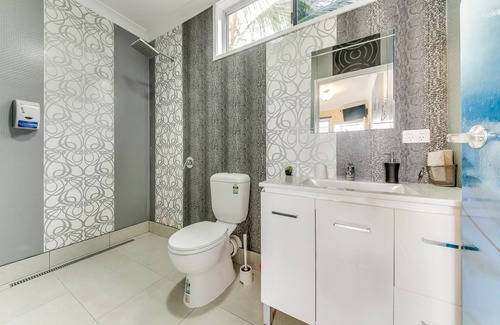 Yeppoon Hotel | Coral Inn Boutique Resort