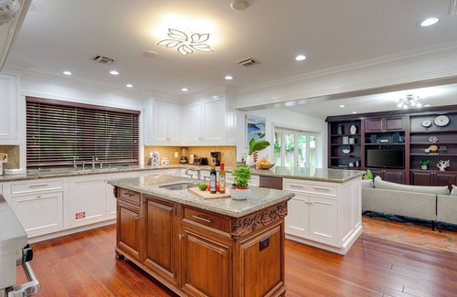 Coral Ridge House | Coral Ridge Getaway by AvantStay | Pool, Hot Tub, Billiards + 5mins to Beach!