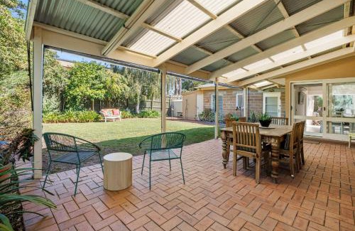 Capel Sound House | Coral Rose Cottage