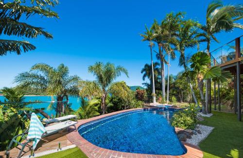 Shute Harbour House | Coral Sea Pearl