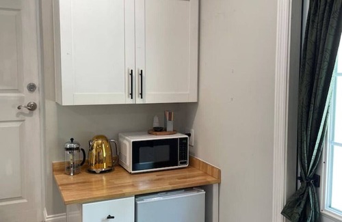 Shady Banks Condo | Coral Suite 1/1 - Mins to Airport, Beach & Port