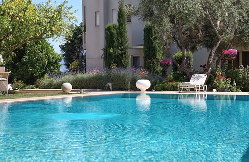 Chalcis Villa | Coral Villa- 4 bedroom Villa-next the beach-with Sharing Swimming Pool