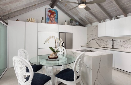 Lazaretto Apartment | Coralita No.4, Oceanfront Apartment Near Sandy Lane