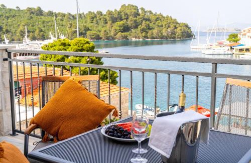 Pomena Apartment | Corallium Lux