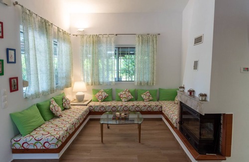 Vrahati Villa | CorinthianVillas Orange Villa