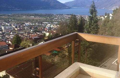 Orselina Apartment | Corner apartment on the 3rd floor for 1-4 persons.