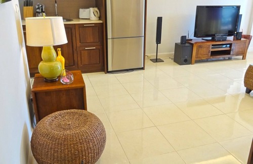 Bang Sare Resort | Corner Apartment With Mountain View