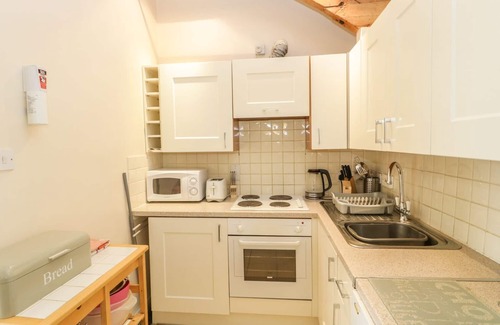 Sedgehill Cottage | CORNER COTTAGE, pet friendly, with a garden in Shaftesbury