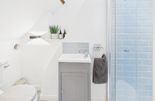 Herstmonceux House | Corner House- hot tub and outdoor fireplace