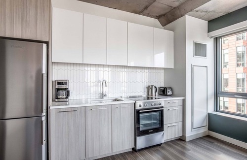 MIT Apartment | Corner Kendall Sq 1BR w/Office Nook, Gym near MIT by Blueground