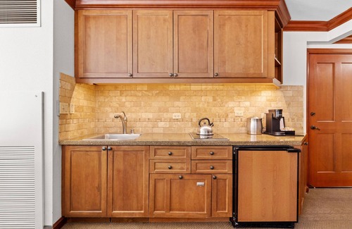 Olympic Valley Condo | Corner king suite with Valley-view, pool, hot tub, golf & other resort amm.