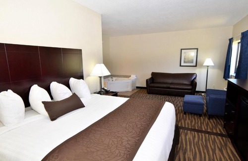 Oelwein Hotel | Cornerstone Inn & Suites Oelwein