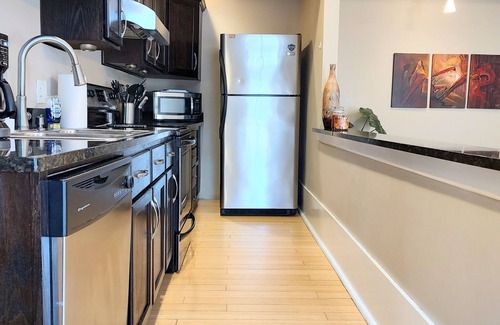 Metropolitan Condo | Cornerstone West: Cozy 2bdrm/1 bath Condo in the Starland Area of Savannah