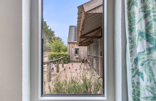 Eersel Cottage | Cornflower Cottage Exterior Sturdy