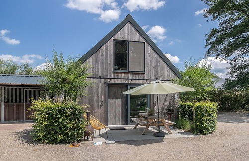 Eersel Cottage | Cornflower Cottage Exterior Sturdy
