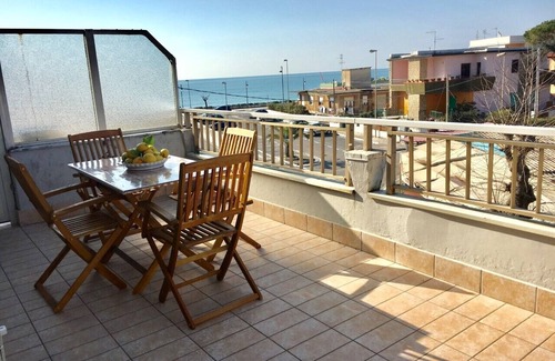 Minturno Apartment | Cornflower