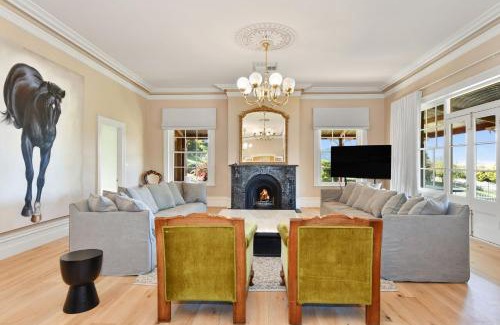 Merrijig House | Cornhill - Merrijig - Sleeps 12
