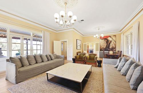 Merrijig House | Cornhill - Merrijig - Sleeps 12