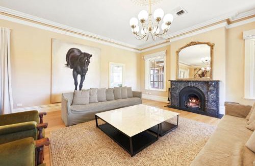Merrijig House | Cornhill - Merrijig - Sleeps 12
