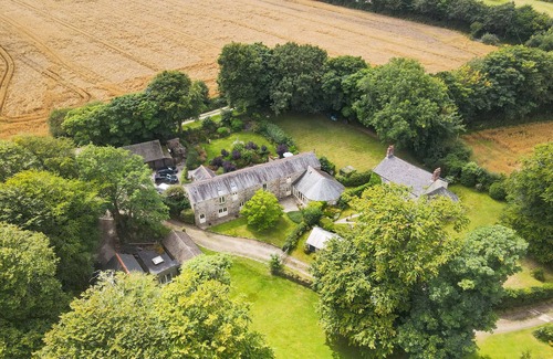 Gwennap House | Cornish Charm: Enjoy a Stunning Barn Located Between Two Cornish Coasts