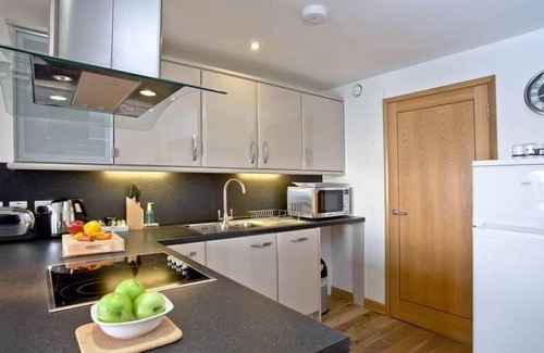Seaton Apartment | Cornish Seaside Apartment with Fantastic Sea Views