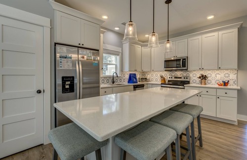 Monteray Shores House | Corolla Mode | 5280 ft to the beach | Private Pool and Community Pool