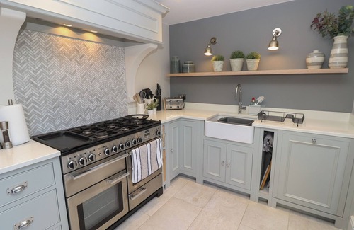 Seaview Cottage | CORONATION HOUSE, pet friendly, luxury holiday cottage in Seaview