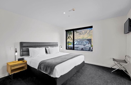 Arthur's Point Apartment | Coronet Escape Apartment 1