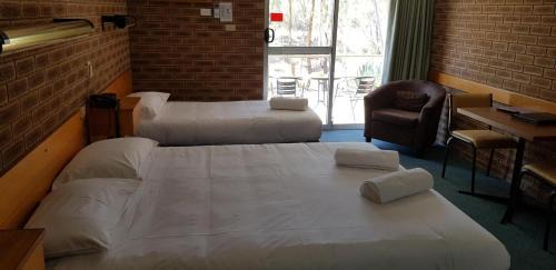 Corowa Hotel | Corowa Golf Club Motel