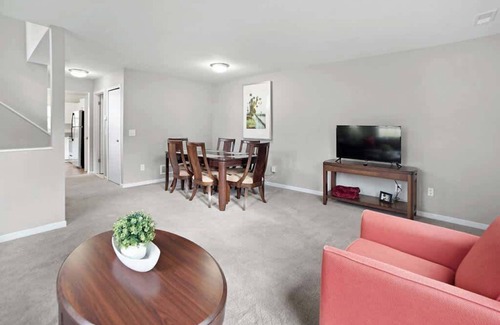 Auburn Hills Apartment | Corp/Bus Townhome near DT AH