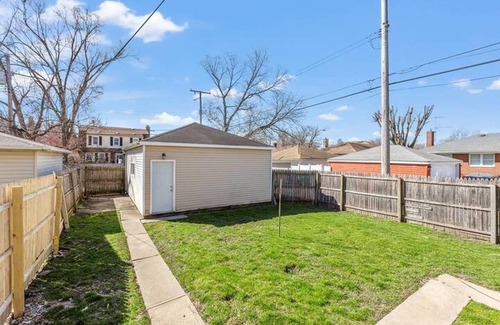 Munster Apartment | Corporate Home Near South Shore