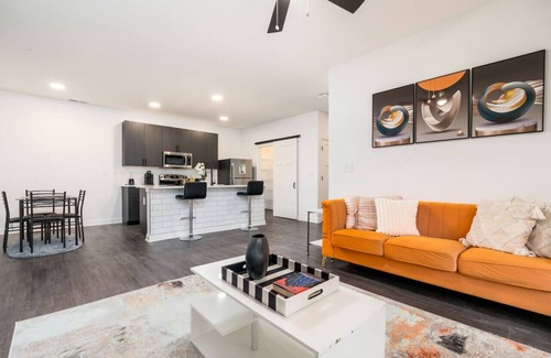 Whitestown Apartment | Corporate Housing by MGM