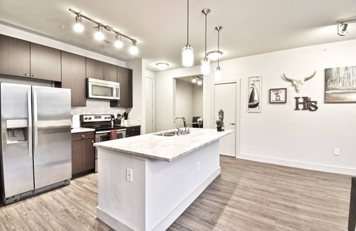 Knox - Henderson Apartment | Corporate Suites at Knox Henderson Dallas