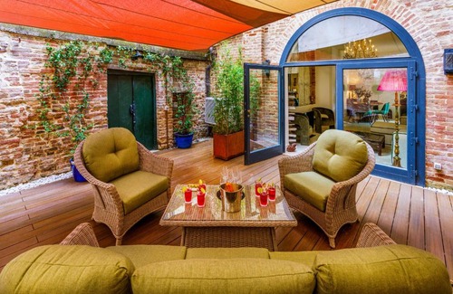 Dorsoduro Apartment | Corte della Palma Superb Venetian Garden