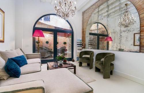 Dorsoduro Apartment | Corte della Palma Superb Venetian Garden