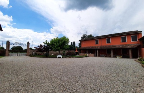 Marmirolo House | CORTE MORONA