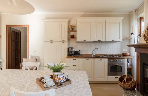 Tignale Apartment | Corte Trepée, in the old town of Piovere