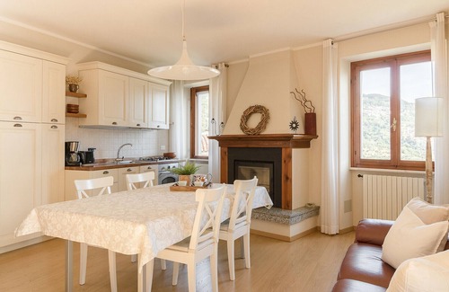 Tignale Apartment | Corte Trepée, in the old town of Piovere