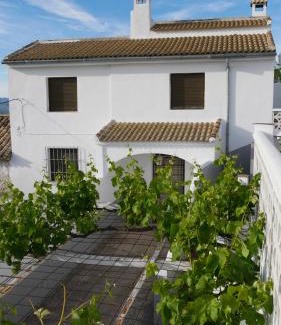 Moclin House | Cortijo Los Liñanes rural con piscina, barbacoa y vistas